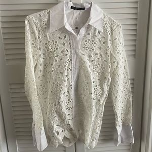 Zero in on eyelet blouse NWT